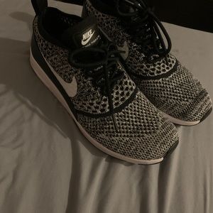 Nike Epic React Flyknit 2